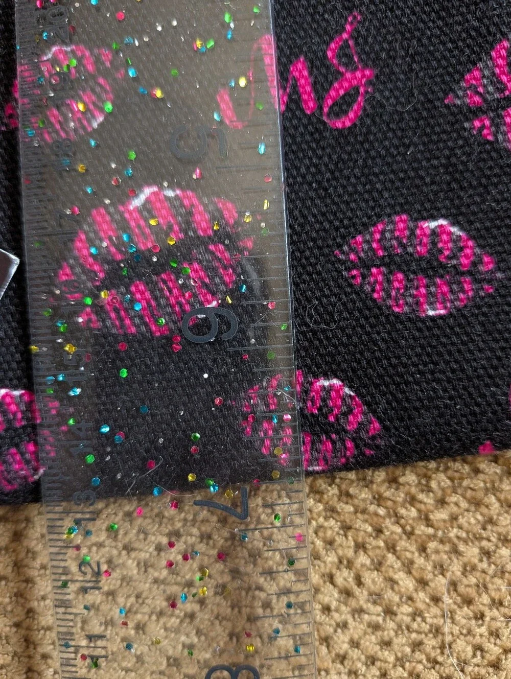 Makeup Junkie Black & Hot Pink Lip Print Small Cosmetic Pouch - Picture 6 of 6